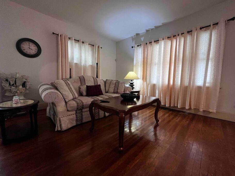 Comfortable 2-Bdrm Spacious Home With Wifi & Patio Indianapolis Luaran gambar