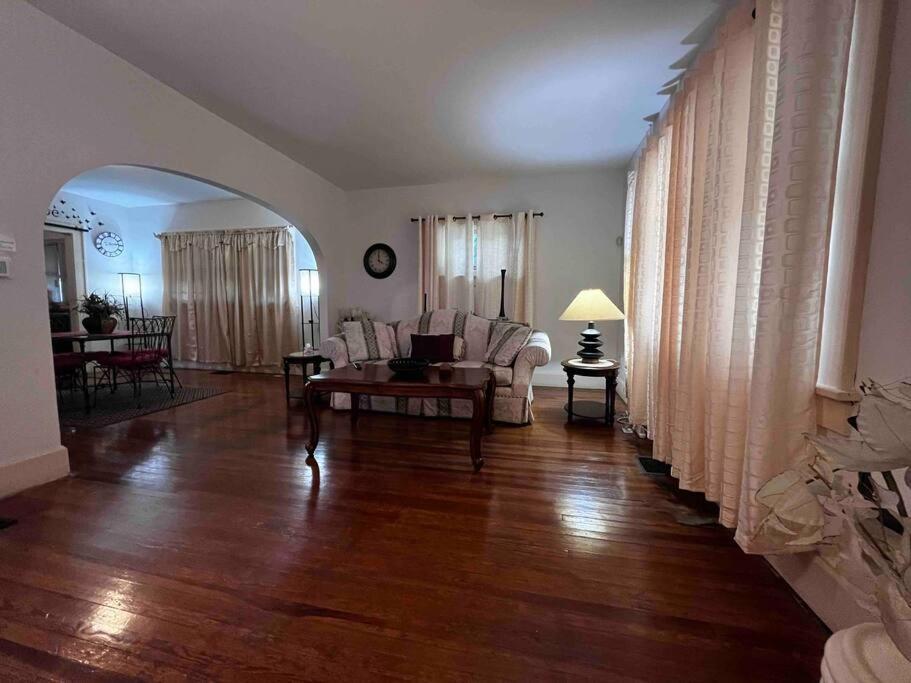 Comfortable 2-Bdrm Spacious Home With Wifi & Patio Indianapolis Luaran gambar
