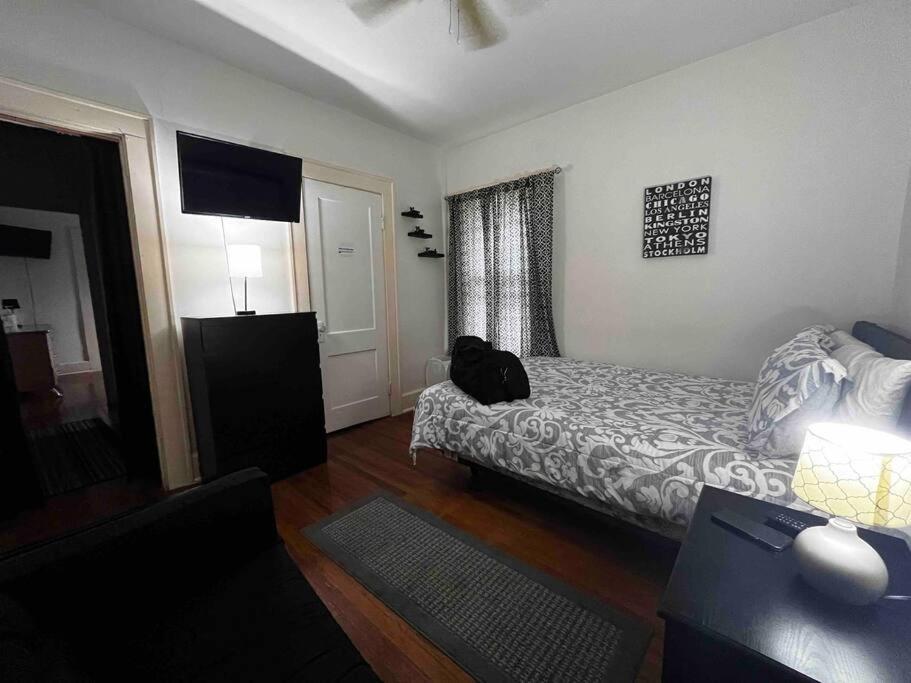 Comfortable 2-Bdrm Spacious Home With Wifi & Patio Indianapolis Luaran gambar