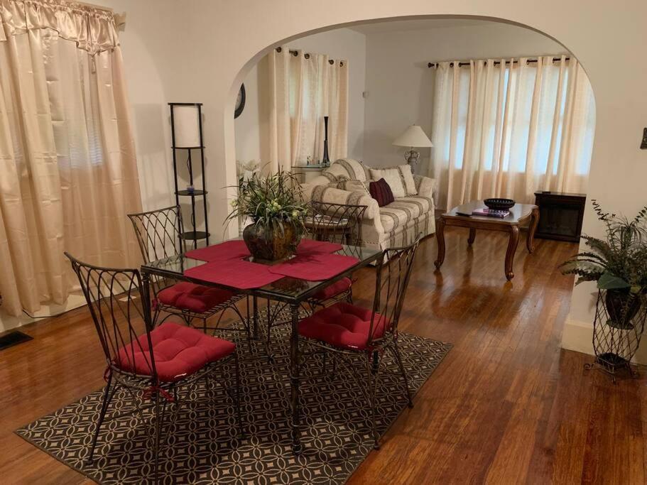 Comfortable 2-Bdrm Spacious Home With Wifi & Patio Indianapolis Luaran gambar
