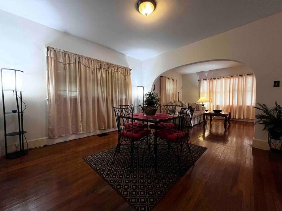Comfortable 2-Bdrm Spacious Home With Wifi & Patio Indianapolis Luaran gambar