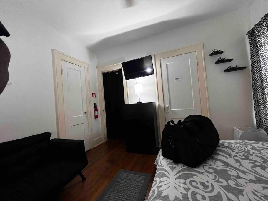 Comfortable 2-Bdrm Spacious Home With Wifi & Patio Indianapolis Luaran gambar