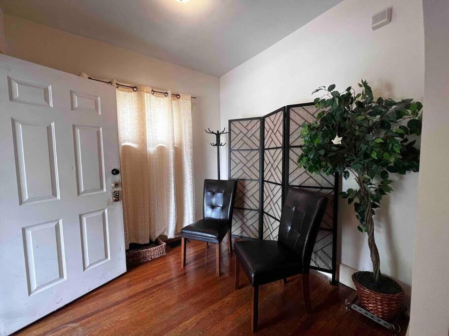 Comfortable 2-Bdrm Spacious Home With Wifi & Patio Indianapolis Luaran gambar